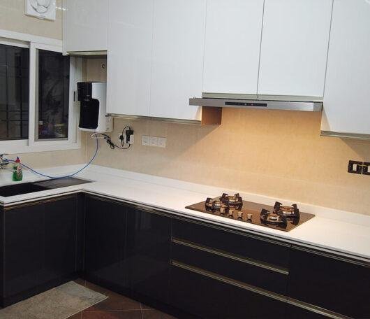 two-tone-white-black-modern-kitchen-parkland-thrissur-kerala