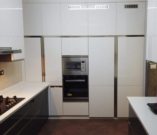 white-high-gloss-minimalist-kitchen-parkland-thrissur-kerala